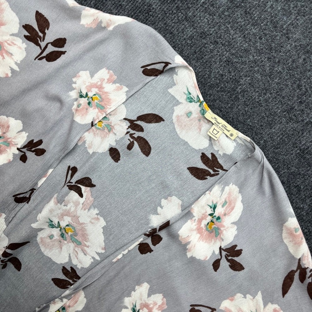 Final Touch Floral Kimono Wrap Grey Pink Size Medium Boho Open Front Cardigan